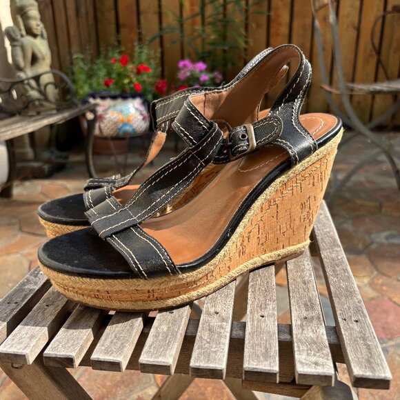 Hush Puppies platform wedge sandals. - Picture 2 of 11